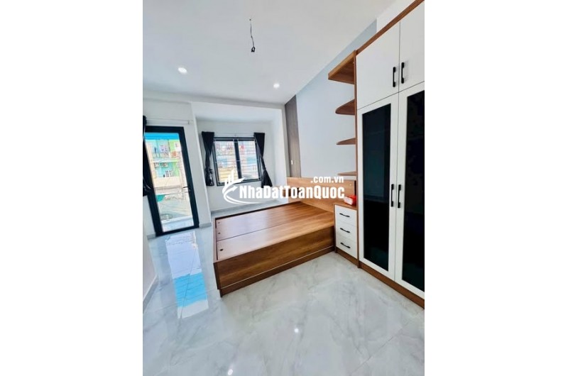 Gần chợ Vườn Lài ngã tư ga hẻm ô tô nhà ngon vào ở ngay nhìn là thích